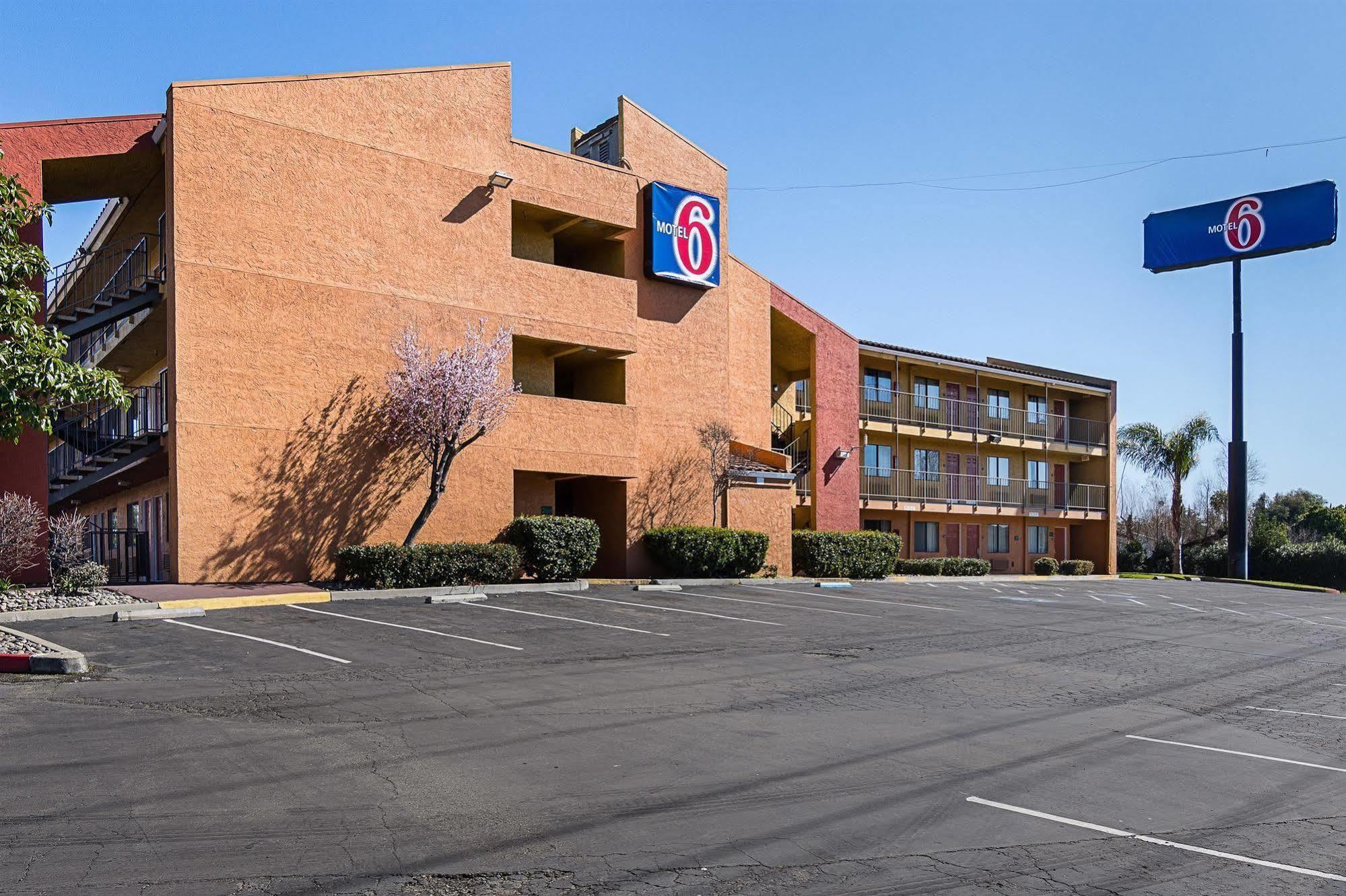 MOTEL 6-STOCKTON, CA 2⋆ ::: CA, UNITED STATES ::: COMPARE HOTEL RATES